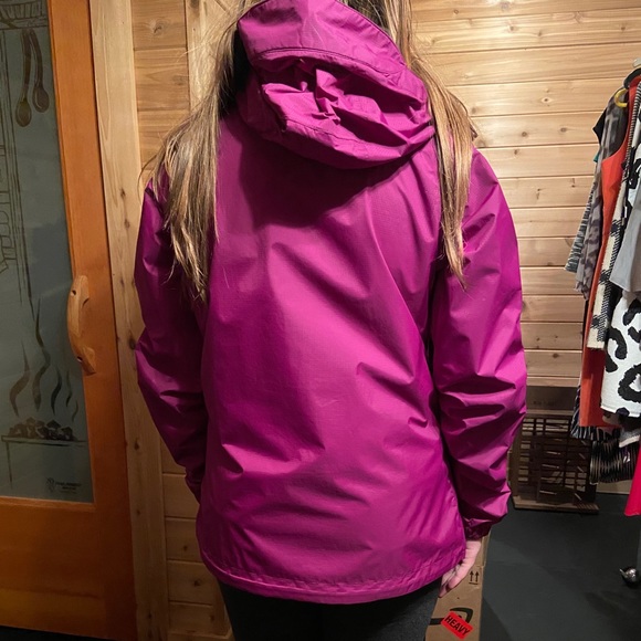 North Face Wind Breaker - Picture 10 of 10